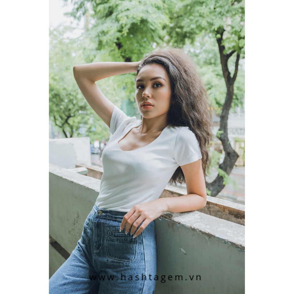 Áo Thun Nữ Tay Ngắn Cổ Tim Dáng Ôm Trắng - SVSS - Hashtagem ( freesize dưới 52kg )