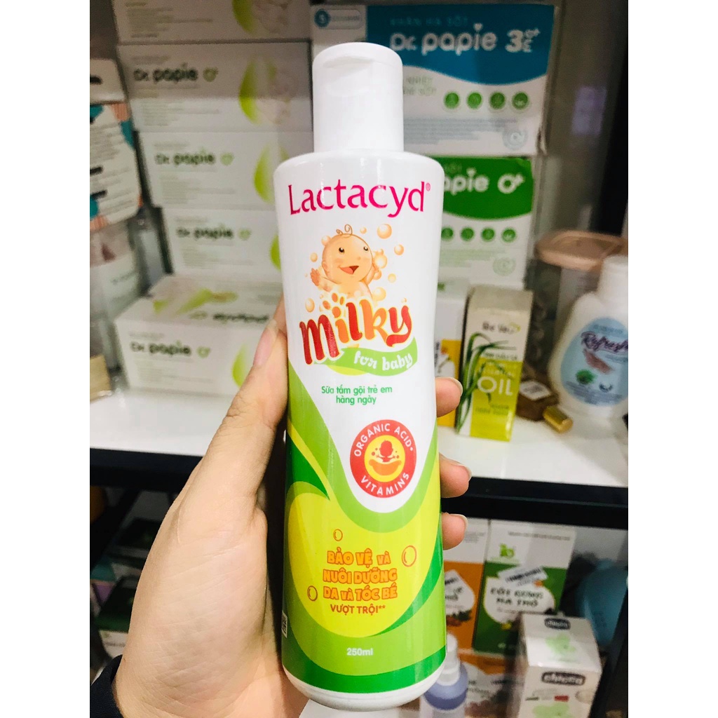 Sữa tắm lactacyd