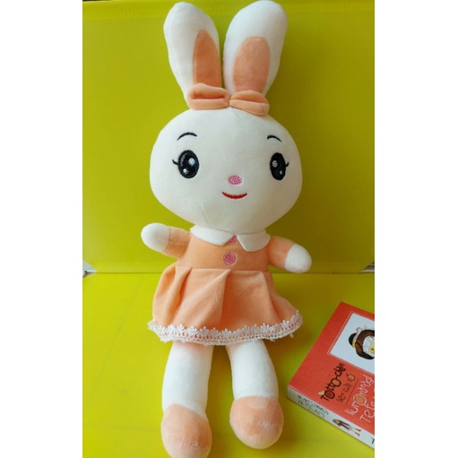 Gấu bông thỏ mặc váy