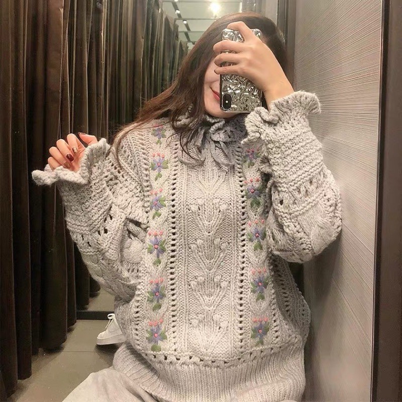 Áo len Zara xám thêu