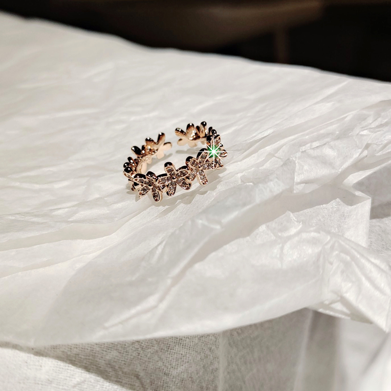 Nhẫn Thời Trang Đính Đá Zircon Cao Cấp Sang Trọng