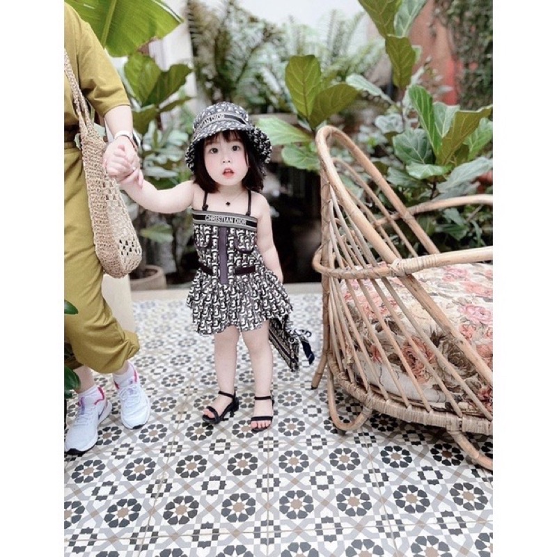 Váy DIOR kèm nón bé gái size đại