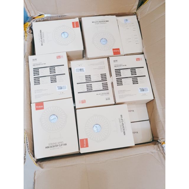 Quạt mini để bàn Yoobao 6400mAh tích điện, sử dụng đến 32H, xoay 720 độ, đế kẹp đa năng | BigBuy360 - bigbuy360.vn