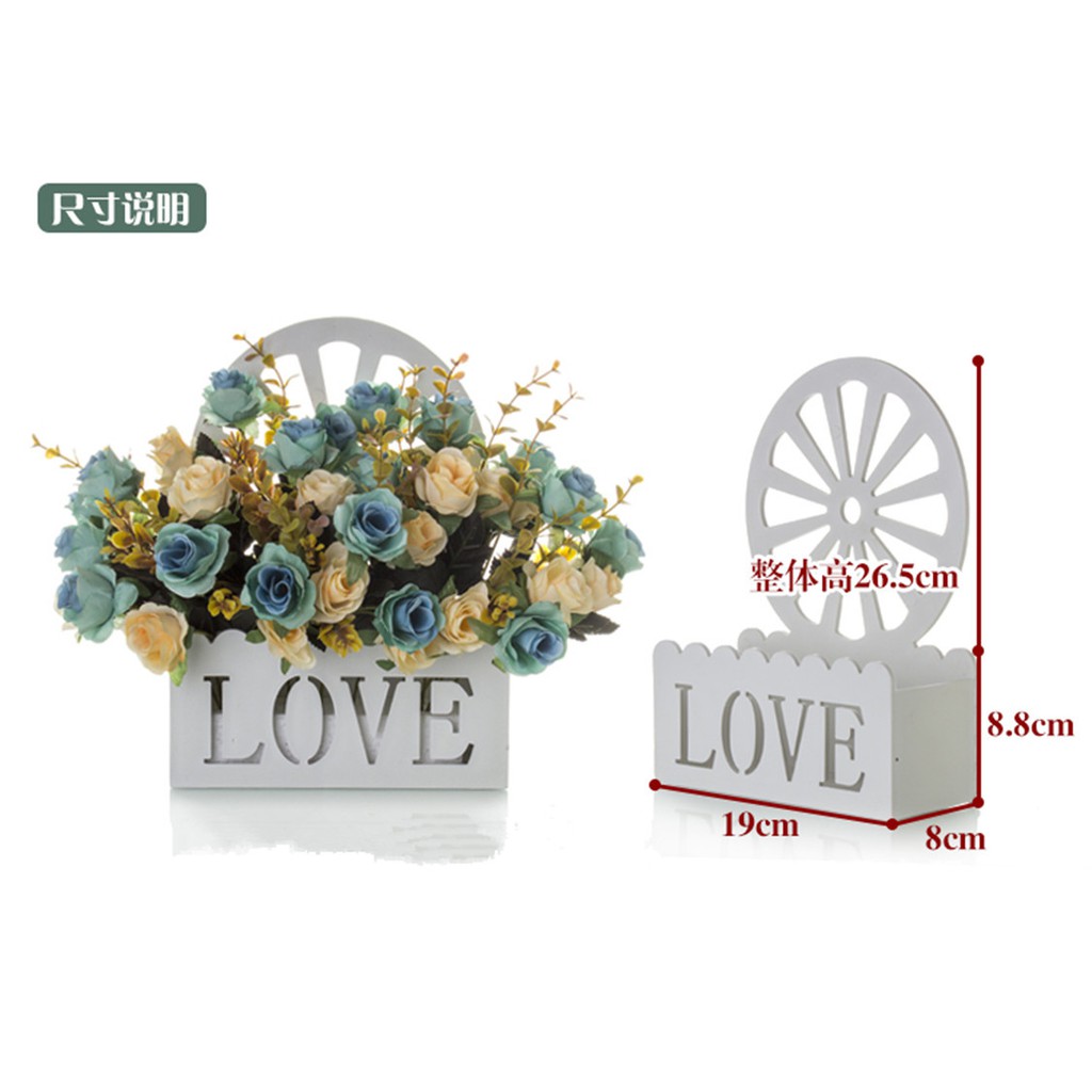 Kệ treo từờng trưng hoa giả hình chữ LOVE