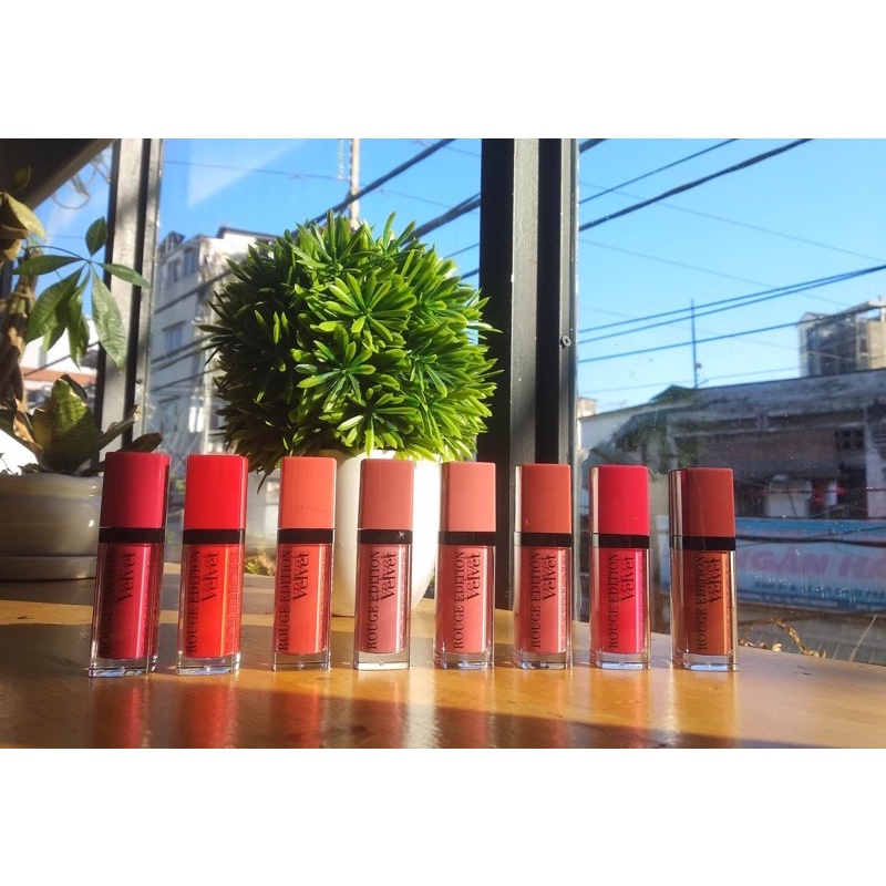 Son Bourjois velvet 37 tím đỏ mận