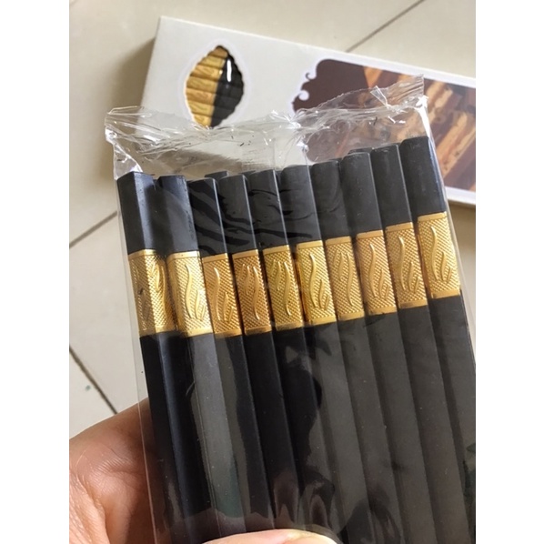 Hộp 10 đôi đũa vàng hợp kim chống mốc - đũa khảm mạ vàng cao cấp