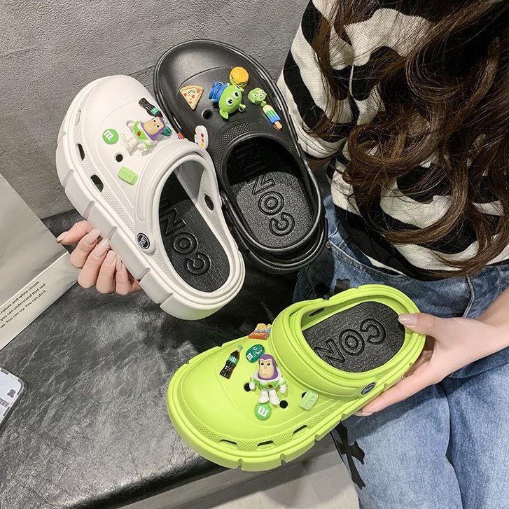 Dép Sục Cross ToyStory đế siêu nhẹ 6cm, dép bánh mì nam nữ đủ màu kèm Sticker siêu năng động