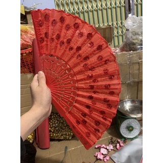 Quạt vải kim sa trang trí