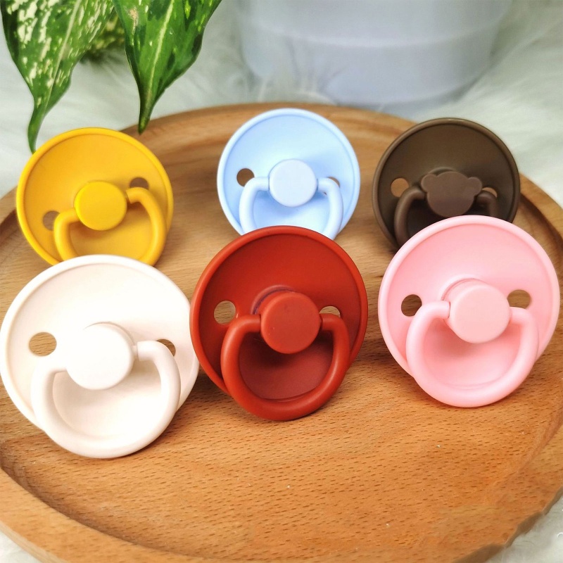 Núm Ti Giả Bằng Silicone Không BPA Cho Bé 6-18 Tháng Tuổi