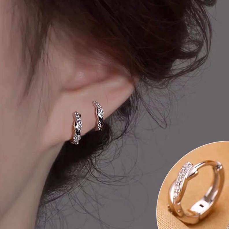 Khuyên tai bạc Khuyên tròn sóng đan mây nạm đá mẫu bấm đường kính 1cm Van jewelry V10754