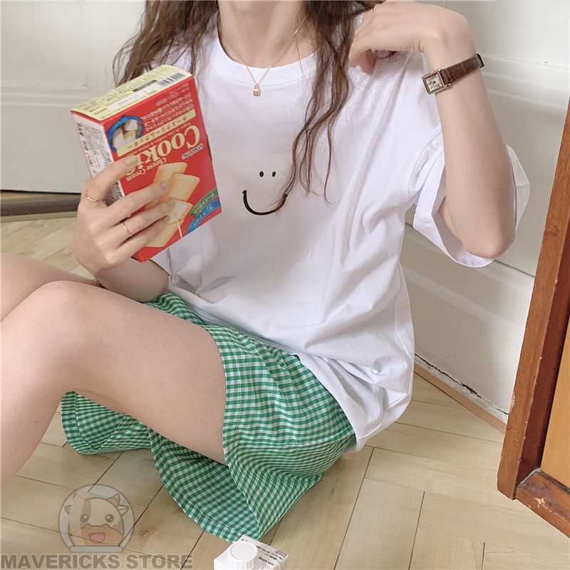 Bộ áo ngủ mặc nhà tay ngắn hình mặt cười và quần ngắn sọc caro thời trang Hàn Quốc (Có bán lẻ)