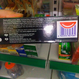 Kem đánh răng Colgate tinh chất than tre (200g)