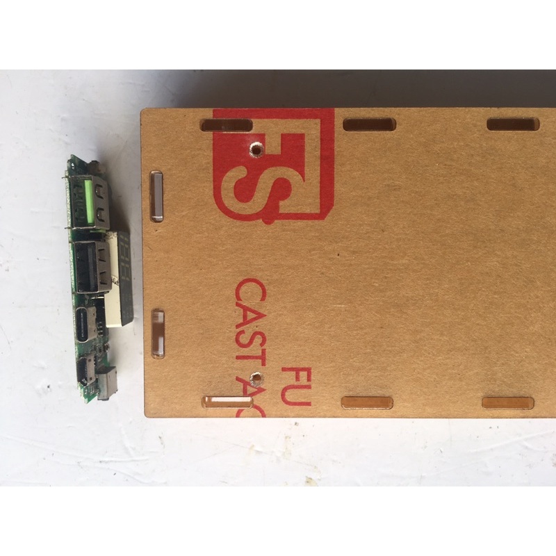 Box mica không mạch,pin 8 cell 18650 hổ trợ 3 đường sạc