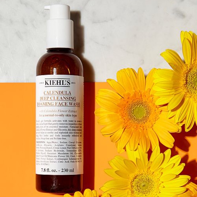 Sữa rửa mặt hoa cúc Kiehls