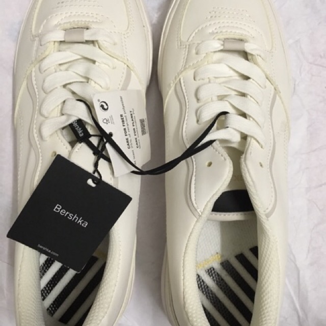 Giày thẻ thao nam Bershka Men’s topstitched trainers , hàng Tây Ban Nha, size 41 rất nhẹ, giá gốc 855k