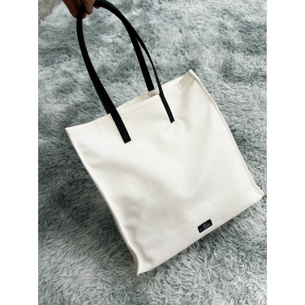 Túi tote B402 M/L/B N/Y LOGO TOTE BAG Kích thước: 39 cm x 35 cm x 8 cm Made in vie full-tem-tag