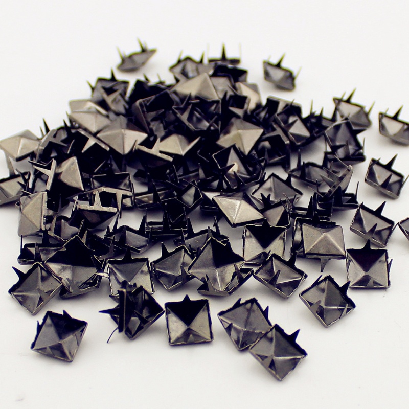 Đinh Kim Tự Tháp Màu Đen Nhiều Kích Cỡ Đa Dạng Dùng Trang Trí Bánh Xe