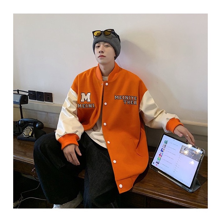 VARSIRY JACKET BOMBER MEIN THER LOOK - Bomber Nỉ Cam chữ M siêu hot
