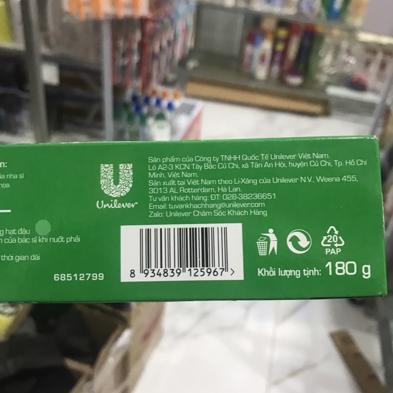 Kem đánh răng pha lê tuyết CloseUp hương bạc hà 180g