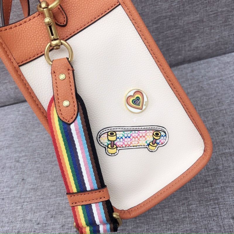 Túi COACH TOTE đơn giản
