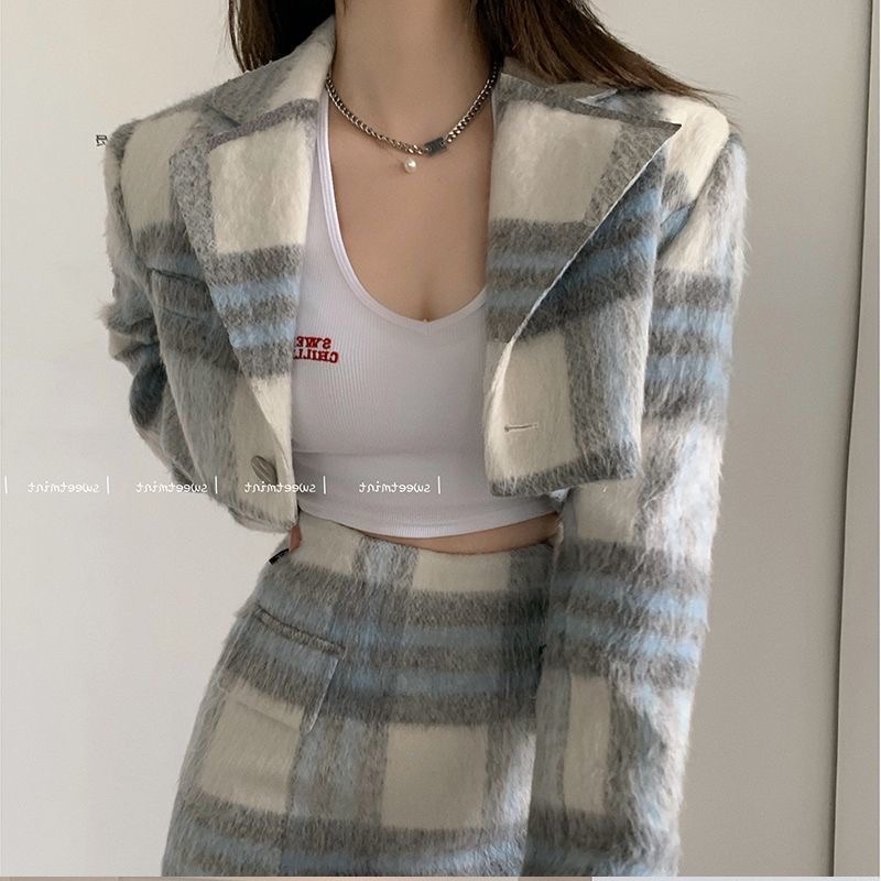 SÉT VÁY DẠ LÔNG KẺ SỌC DÁNG CROPTOP