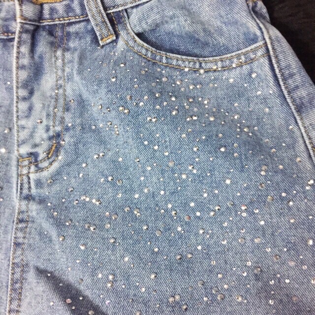 Xả thanh lý Short bò đính đá free size dưới 53kg.