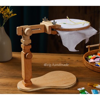 Đế kẹp khung thêu bằng gỗ để bàn