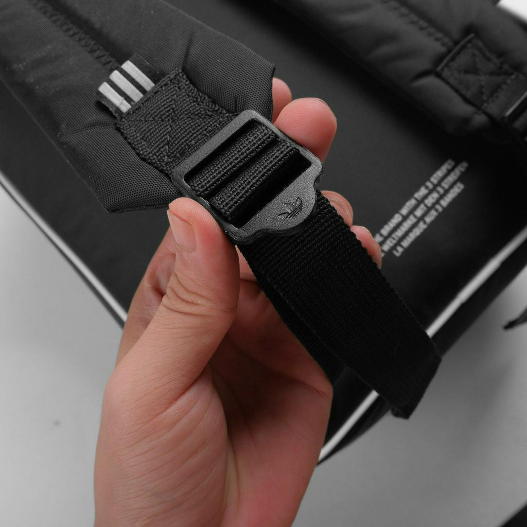 Balo Adidas viền trắng