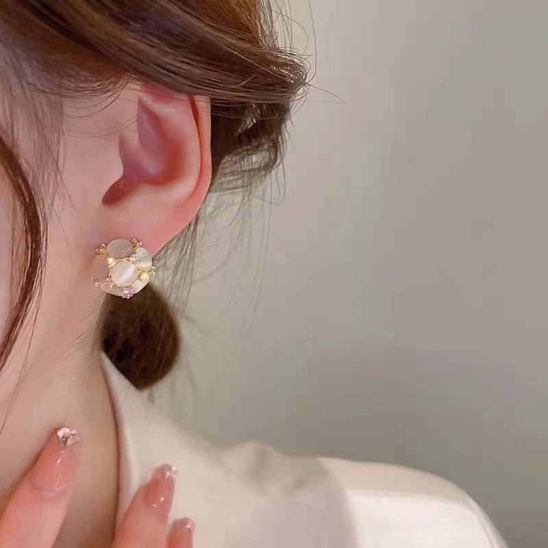 Khuyên Tai Hình Bông Hoa Đính Đá Opal Màu Xanh Lá Phong Cách Hàn Quốc Mới 2022