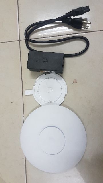 phát wifi siêu chịu tải Unifi Ac Lite hàng sài rôi ngoai hinh 92% | BigBuy360 - bigbuy360.vn