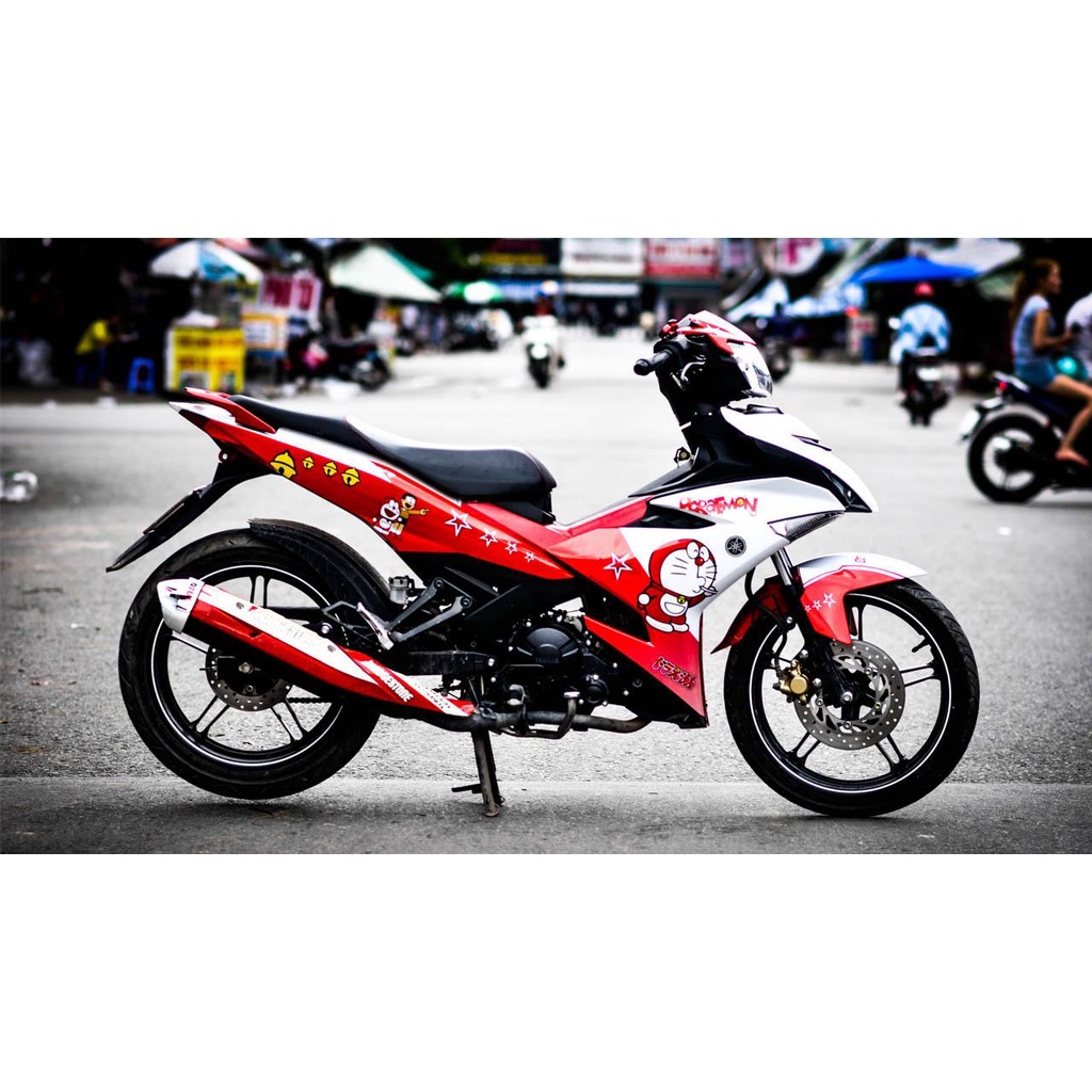 Tem trùm exciter 150 doremon đỏ trắng, tem exciter 150, team trùm exciter 150, tem xe exciter 150, t