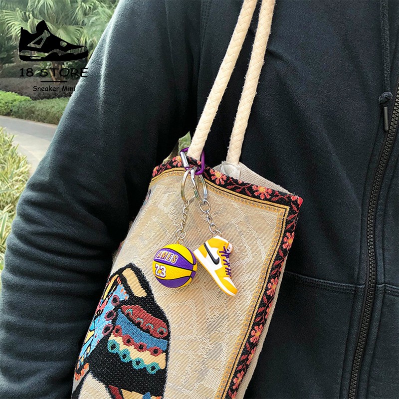 Móc Khóa Giày Mini Sneaker - Jordan 1 - Mô Hình Giày tỷ lệ 1:6