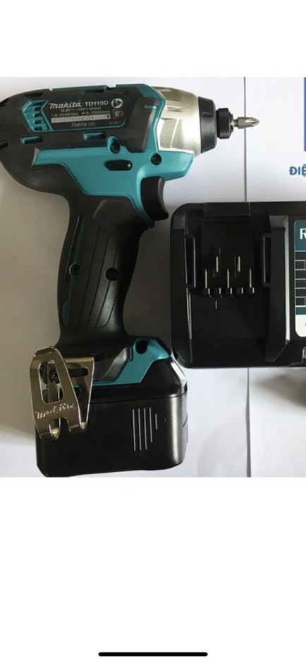 Vít Makita dt110