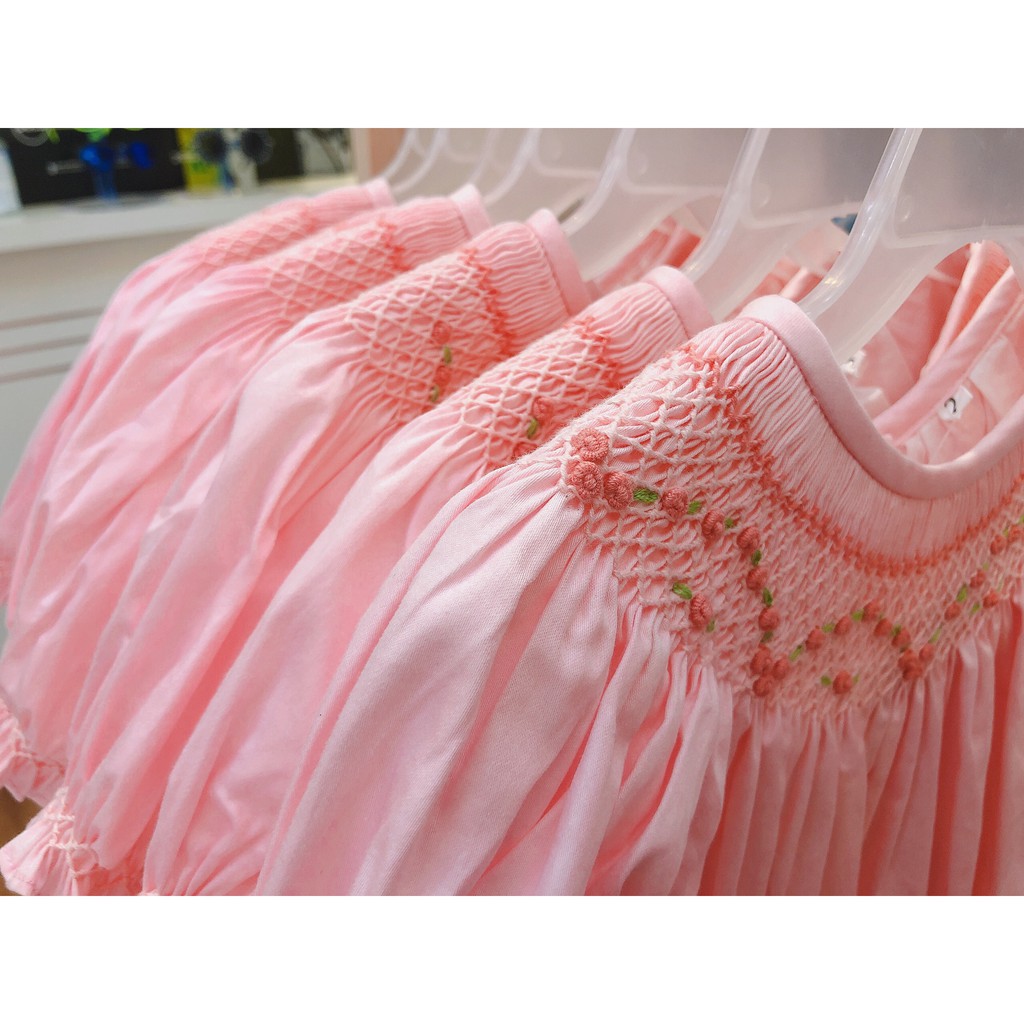 Váy smock hồng thêu hoa cổ tròn