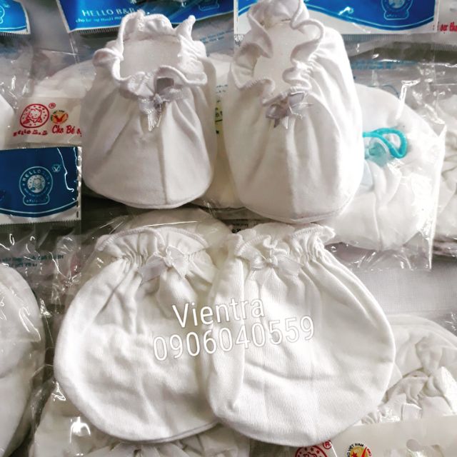 Bao tay chân trắng Hello B&B