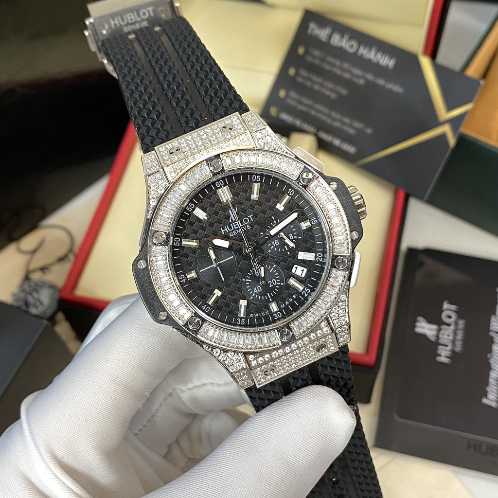 Đồng hồ nam Hublot mặt tròn size 42 đính đá cao cấp dây cao su chống nước DH605