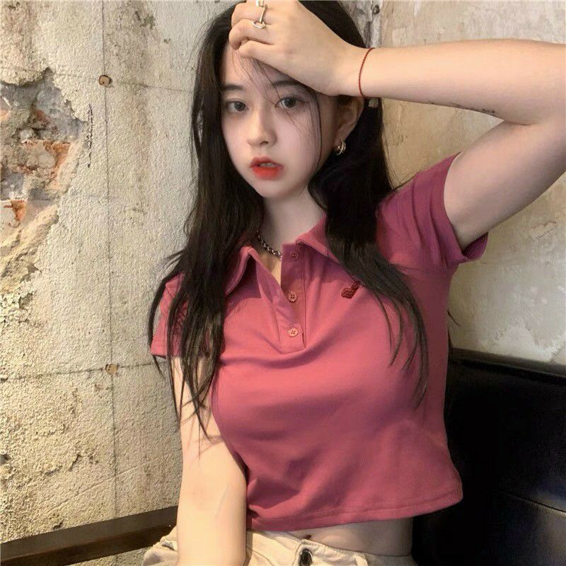 Áo croptop cổ trụ thêu trái tim xịn xò
