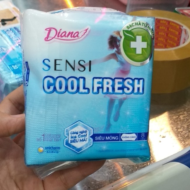 Băng vệ sinh Diana SenSi Cool Fresh siêu mỏng gói 8 miếng