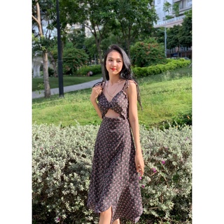Đầm maxi 2 dây xoắn ngực hoa nhí cho mùa hè