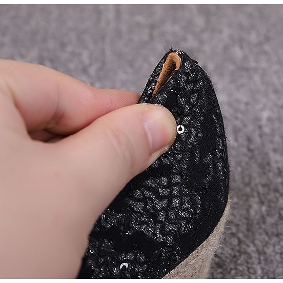 Giày cao gót đế xuồng bọc cói 5.5cm, chất liệu vải đính ánh kim sang trọng