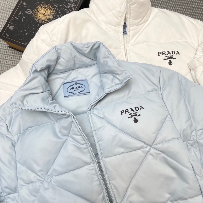 Áo khoác phao nữ dáng ngắn vân hình tam giác thương hiệu Prada cao cấp