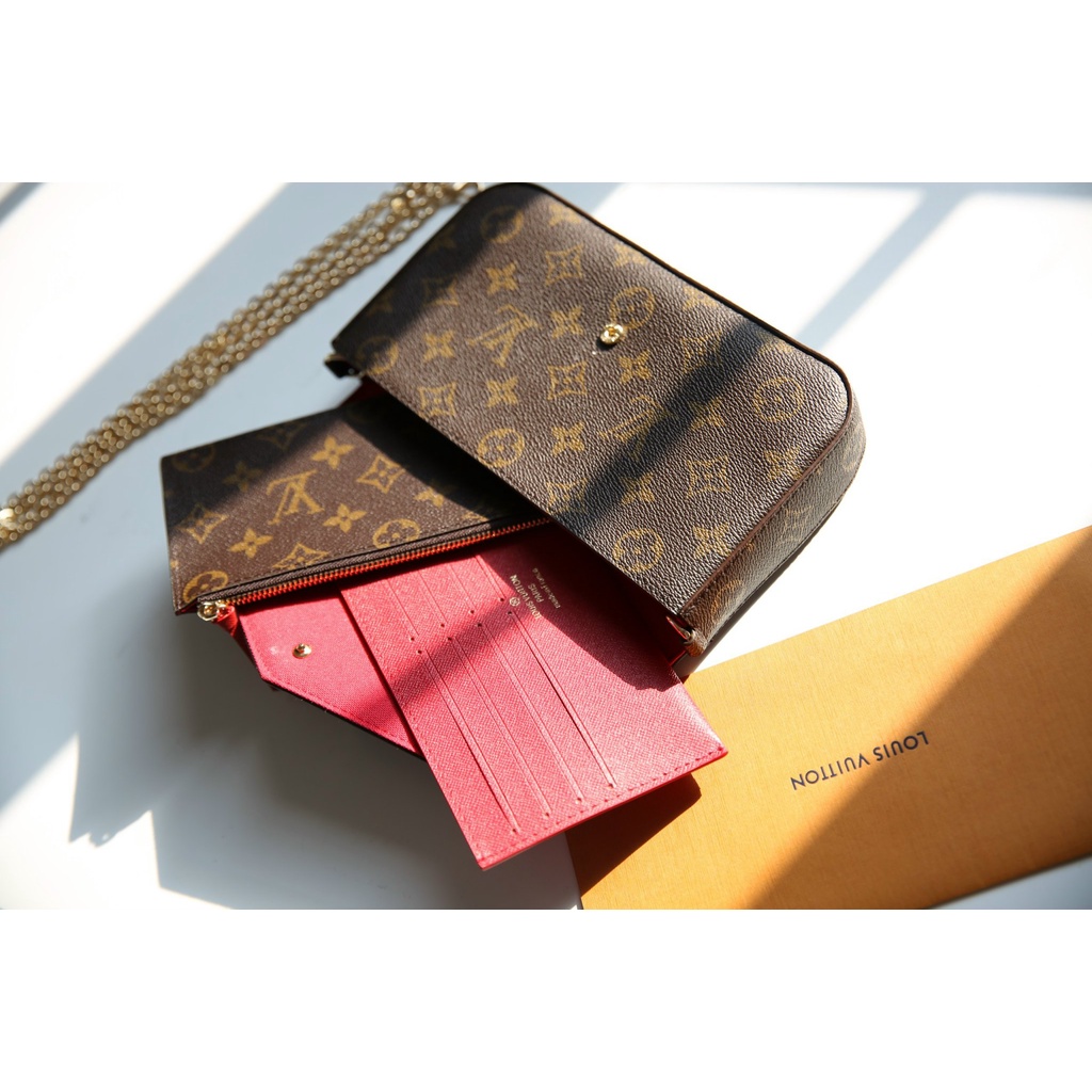 FELICIE SPSL FULLBOX Da Thật sz22cm kèm 2 ví nhỏ,quai xích