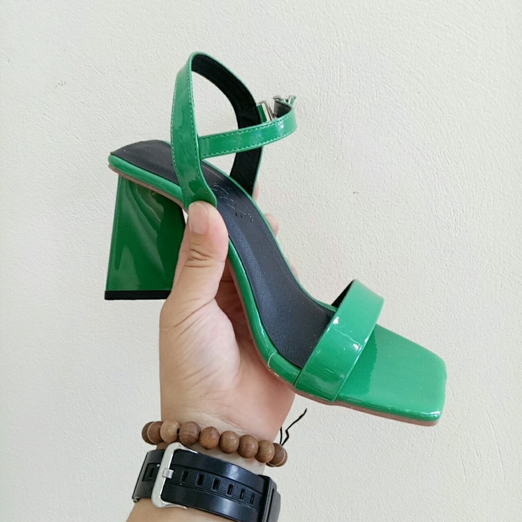 Sandan nữ gót tam giác