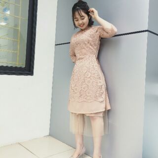 Áo dài cách tân ren, gồm chân váy và áo diện tết hay cưới hỏi rất xinh. Danh cho người dưới 55kg mặc vừa...............
