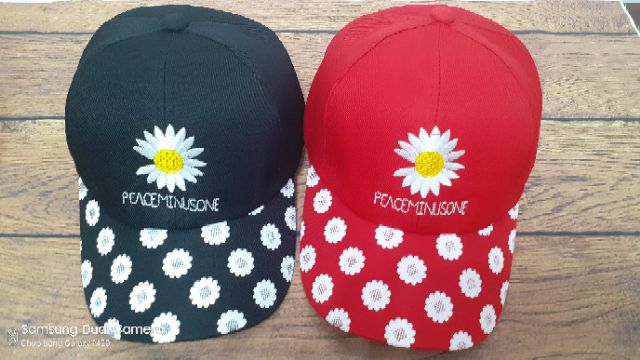 Mũ lưỡi trai, nón kết hoa cúc ở lưỡi. Mẫu mới tinh. Unisex