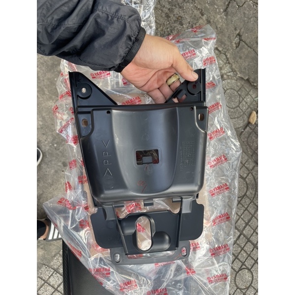 học đựng đồ exciter 2005-2010 chính hãng yamaha