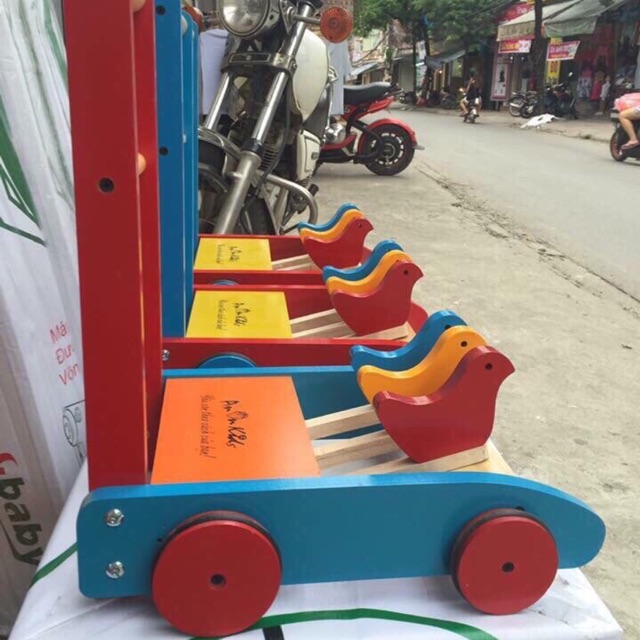 Xe đẩy gỗ tập đi cho bé
