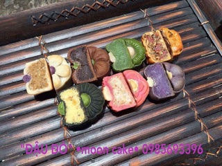 "Đậu đỏ" moon cake