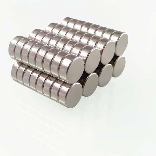 Nam Châm 8x8 8x10 tròn đường kính 8mm