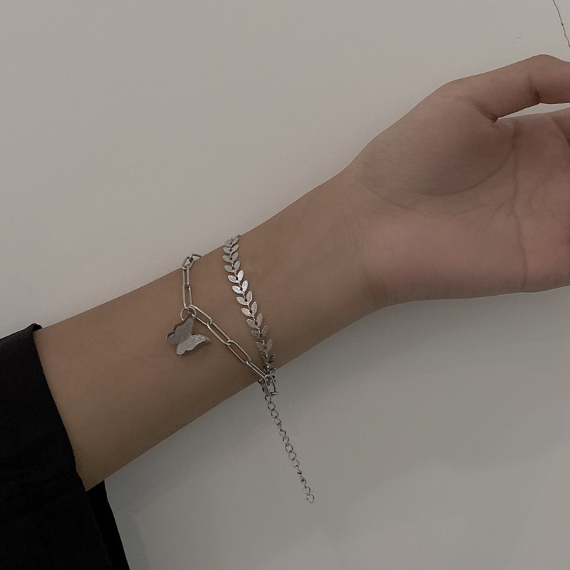 Vòng tay kim loại phối mặt hình bướm thời trang hiphop cá tính